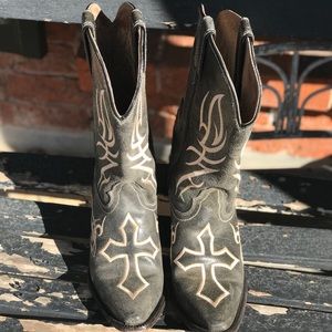 Ladies cowboy boots